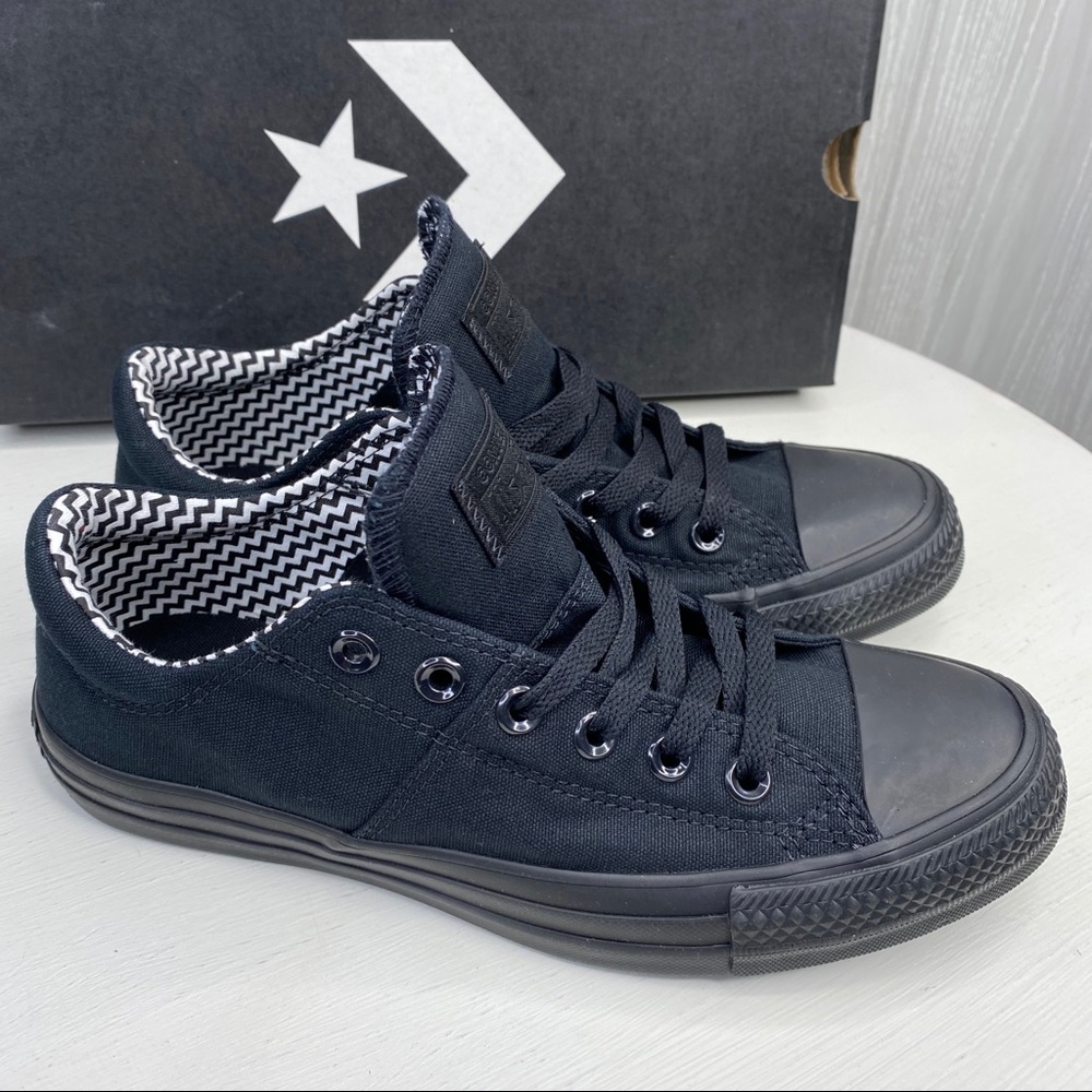 Converse Chuck Taylor Madison Blackout size 8.5